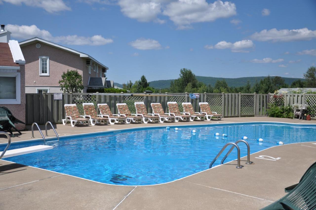 Auberge Matha Saint Jean De Matha Екстериор снимка